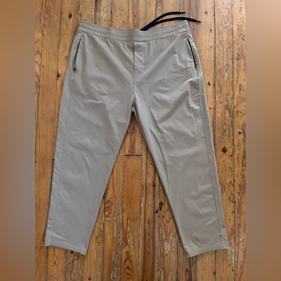 2 pairs of Men’s Public Rec All Day Every Day Pants - Picture 4 of 15